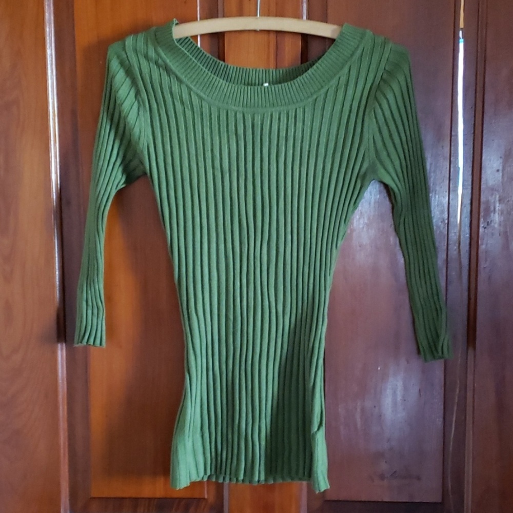 Derek Heart Long Sleeve Green Sweater
